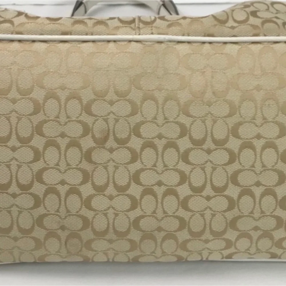 Gorgeous EUC limited edition Coach white leather and canvas